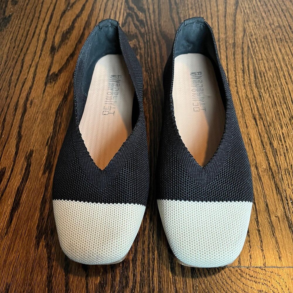 Women’s Woven Flats (Size 6.5)